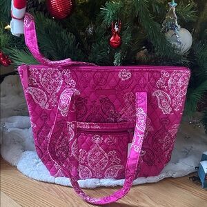 Vera Bradley Fuchsia Paisley Tote and matching Coin Pirse